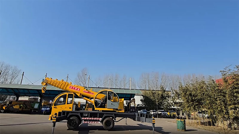 Xe cẩu bánh lốp 8T, STSQ8D
