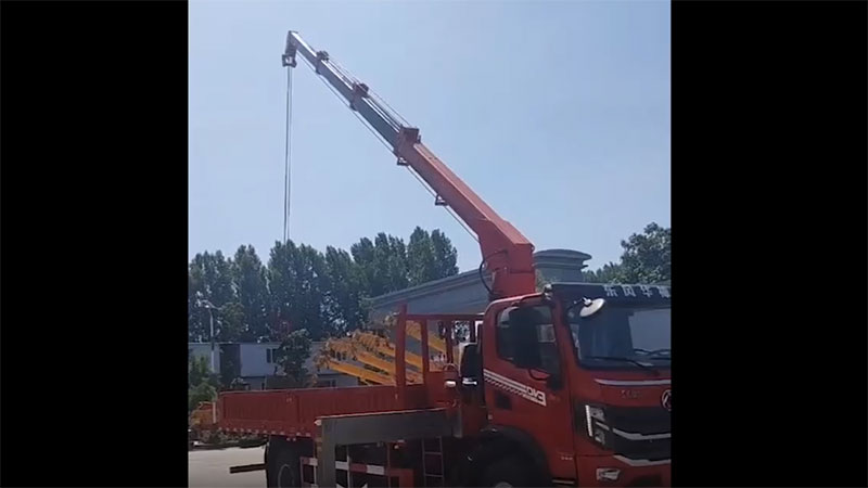 Xe tải gắn cẩu 6.3T, SST6.3S4